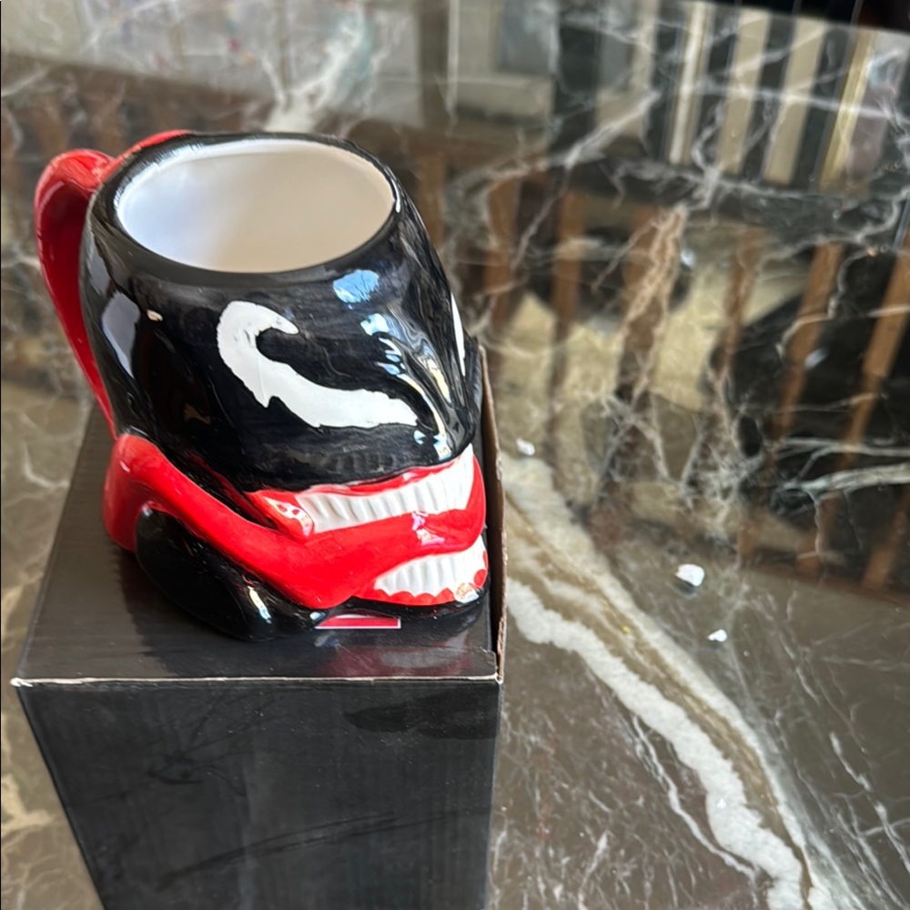 Venom Character Mug - Picture 3 of 3
